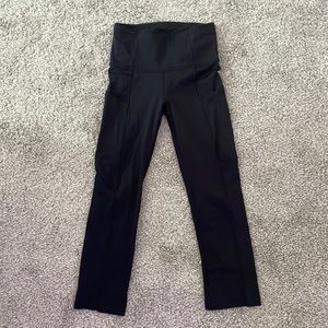 Black Lululemon Capri Leggings